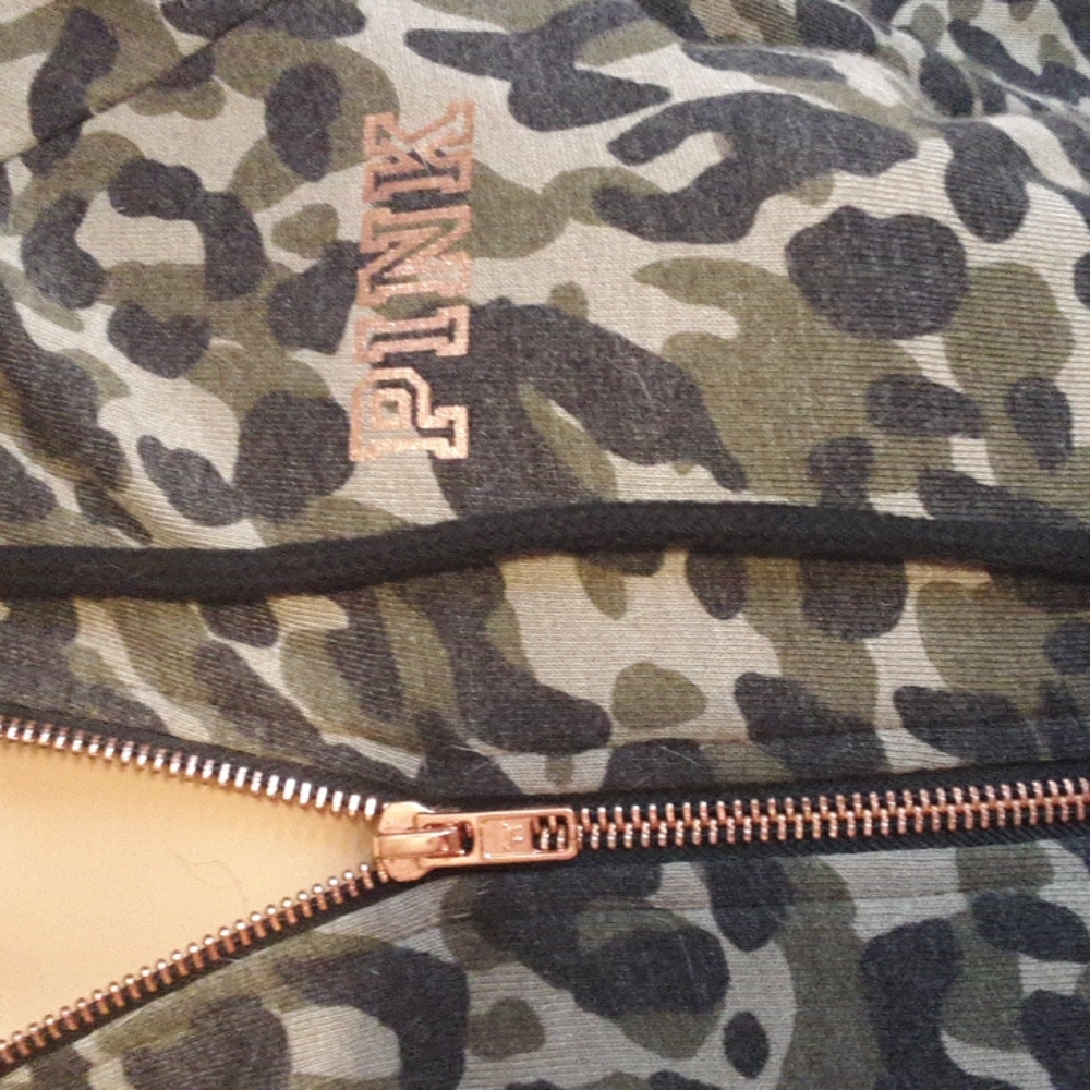 Victoria's Secret Pink Camouflage/Rose Gold lounge suit. - Picture 2 of 16